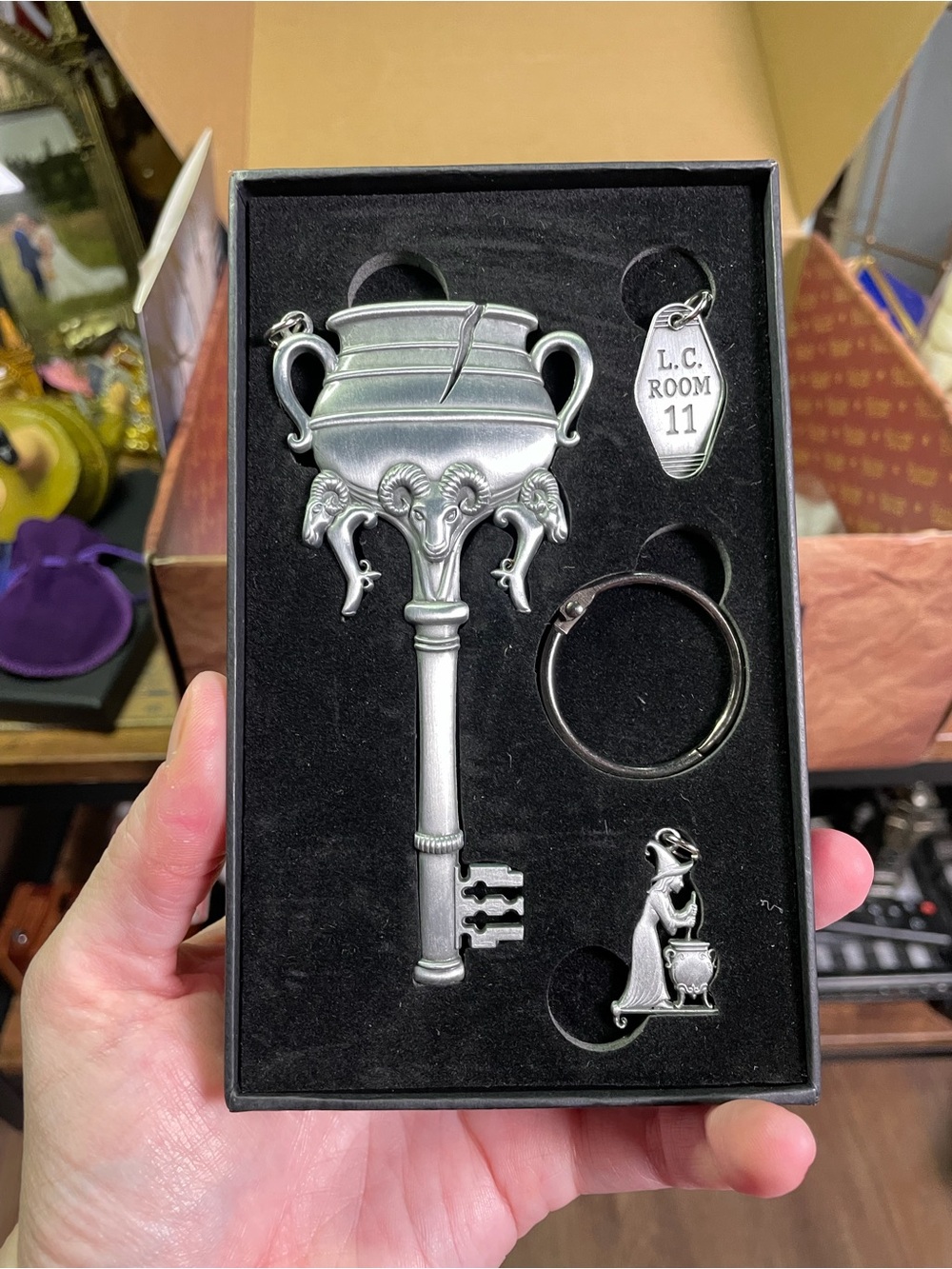 Harry Potter Leaky Cauldron Wizarding Trunk Key